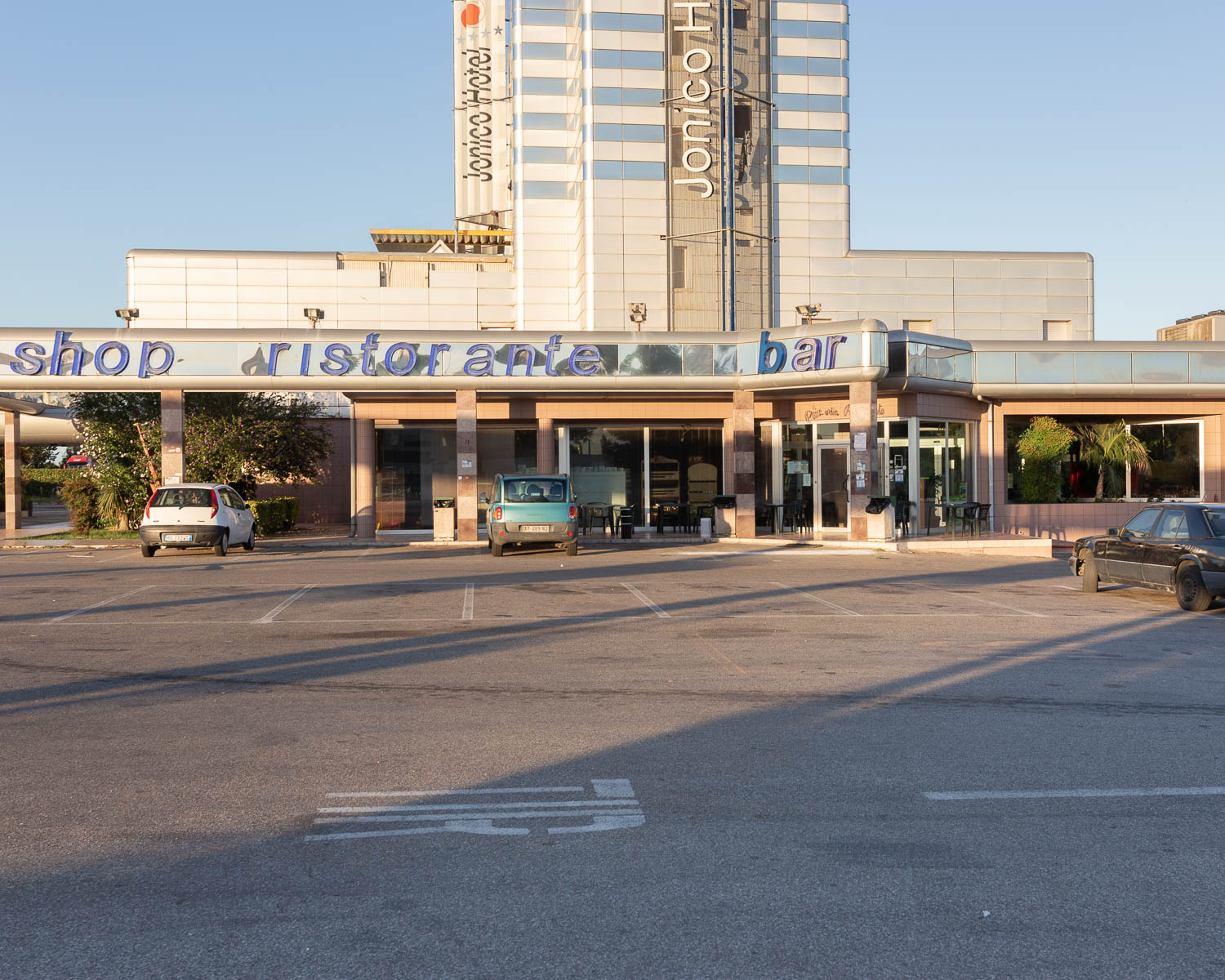 Area di servizio a Castellaneta (TA) - Progetto SS106 lungo la costa Jonica - Filippo Armonio Fotografo