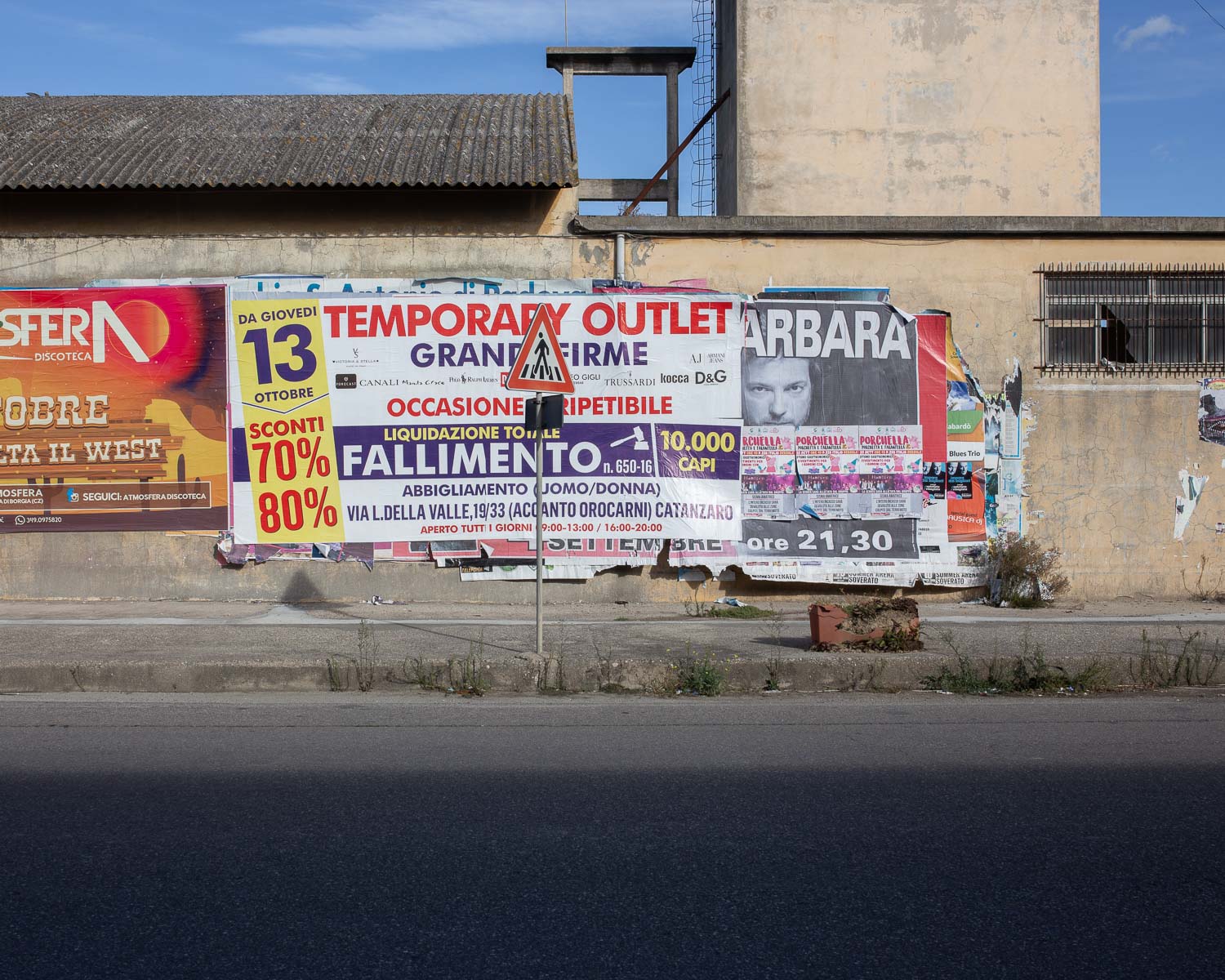 Manifesti a Botricello (CZ) - Progetto SS106 lungo la costa Jonica - Filippo Armonio Fotografo