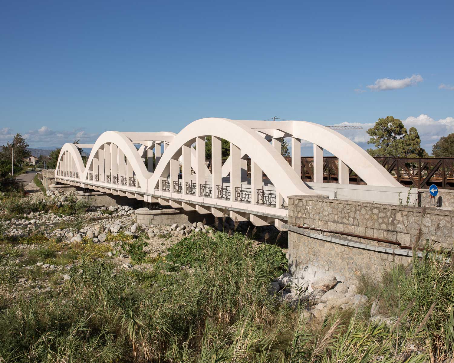 Ponte originale realizzato da Mussolini in prossimità di San Sostene (CZ) - Progetto SS106 lungo la costa Jonica - Filippo Armonio Fotografo