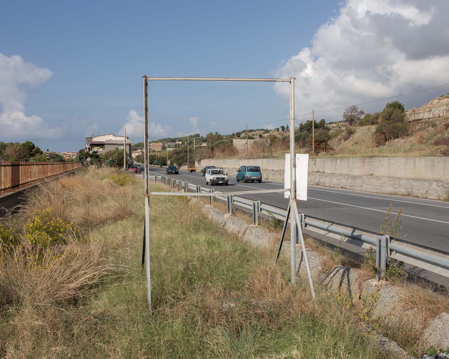 Cartellone pubblicitario nei pressi di Melito PS (RC) - Progetto SS106 lungo la costa Jonica - Filippo Armonio Fotografo